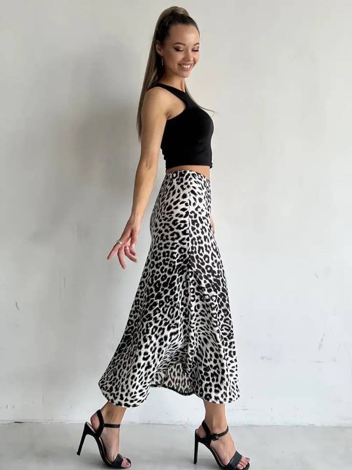 NINEXIS - Wholesale Skirt - Women's - CWBLS00717_LEOPARD PRINT SATIN HIGH WAIST MAXI SKIRT3