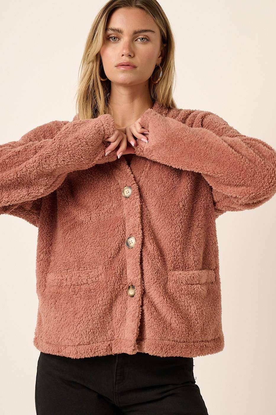 mittoshop – Großhandel Strickjacke – Damen – CARDIGAN AUS PELZ MIT KNOPFLEISTE16