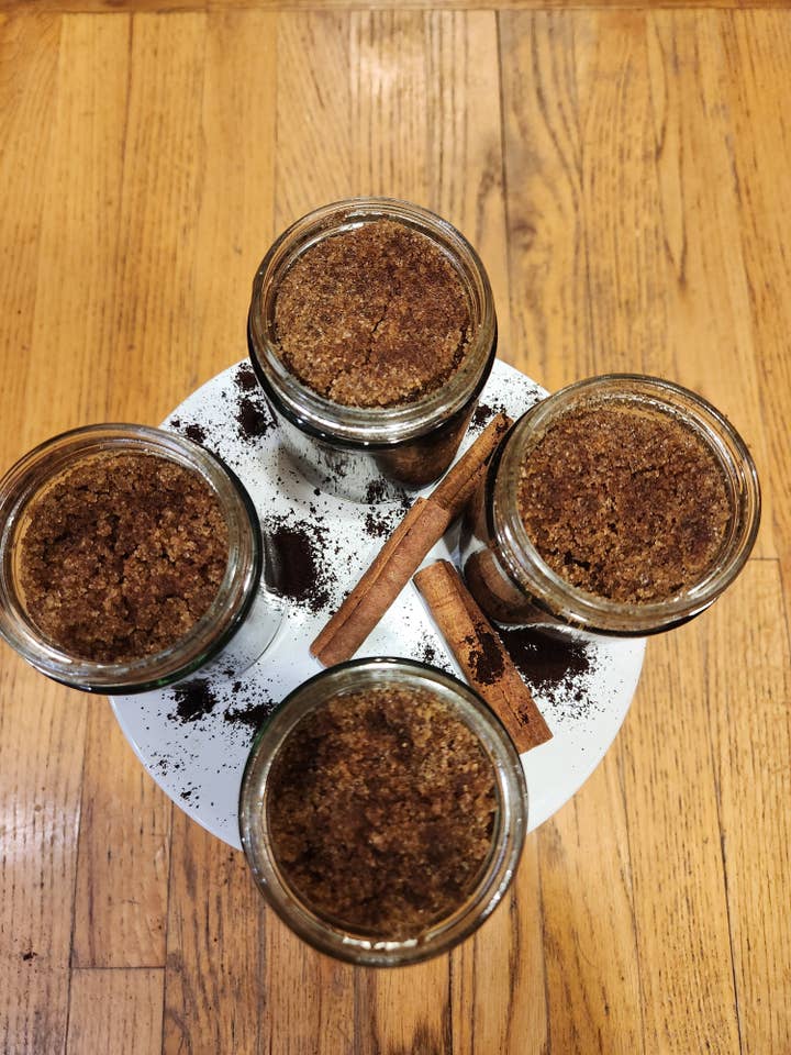 Gommage Latte Épices Vanille pour la vente par Herb Thyme