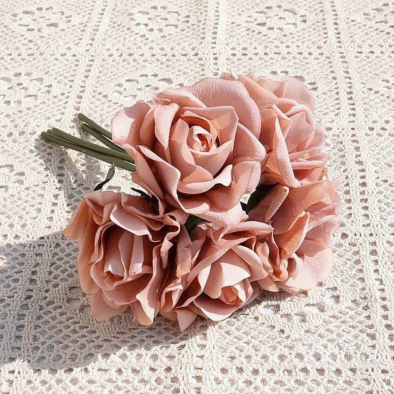 Sweet Home Deco – wholesale Konstgjorda blommor – 10-tums rosbukett med verklighetstrogna rosor, blommande vårros, 5 stjälkar9