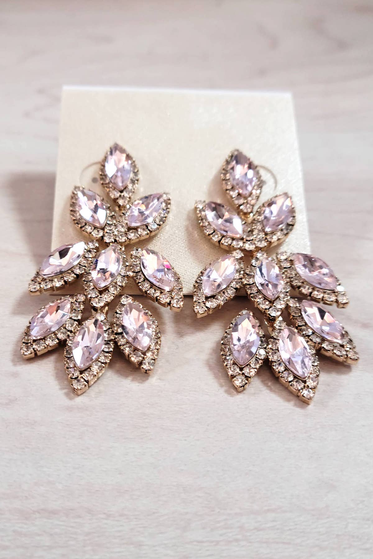 Chicas - Wholesale Dangle Earrings - Pair of drop earrings with crystal jewel rhinestones 4401113