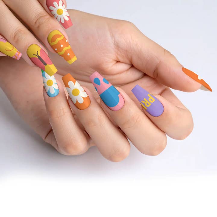 Unghie Finte a Pressione Fioritura di Aprile Flare Floreale per la vendita all'ingrosso da parte di FYNE BODY