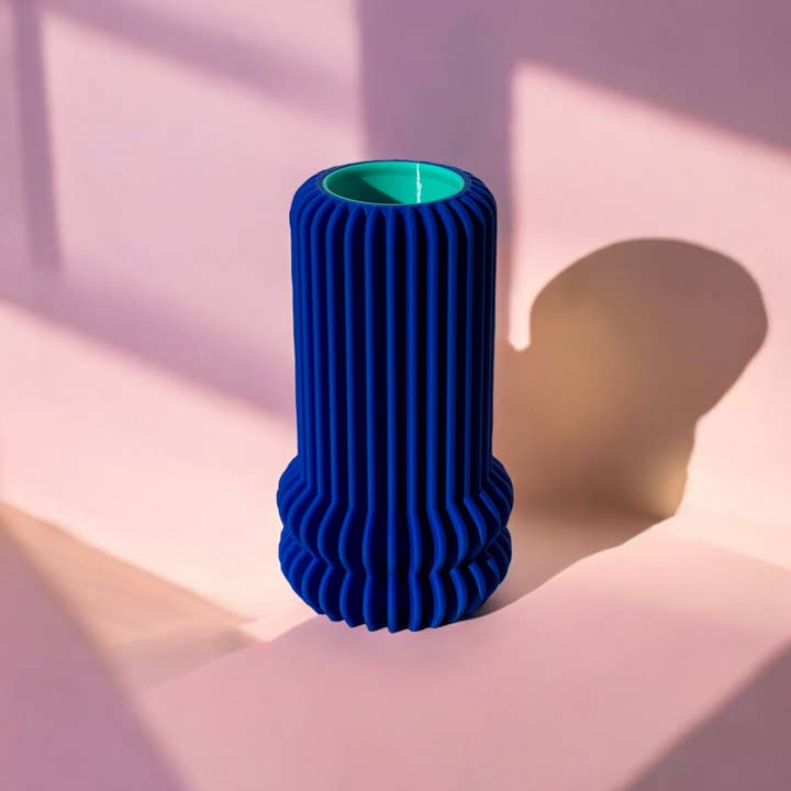 Pink Stories - Venta al por mayor Floreros - Whimsy 100 % en azul eléctrico1