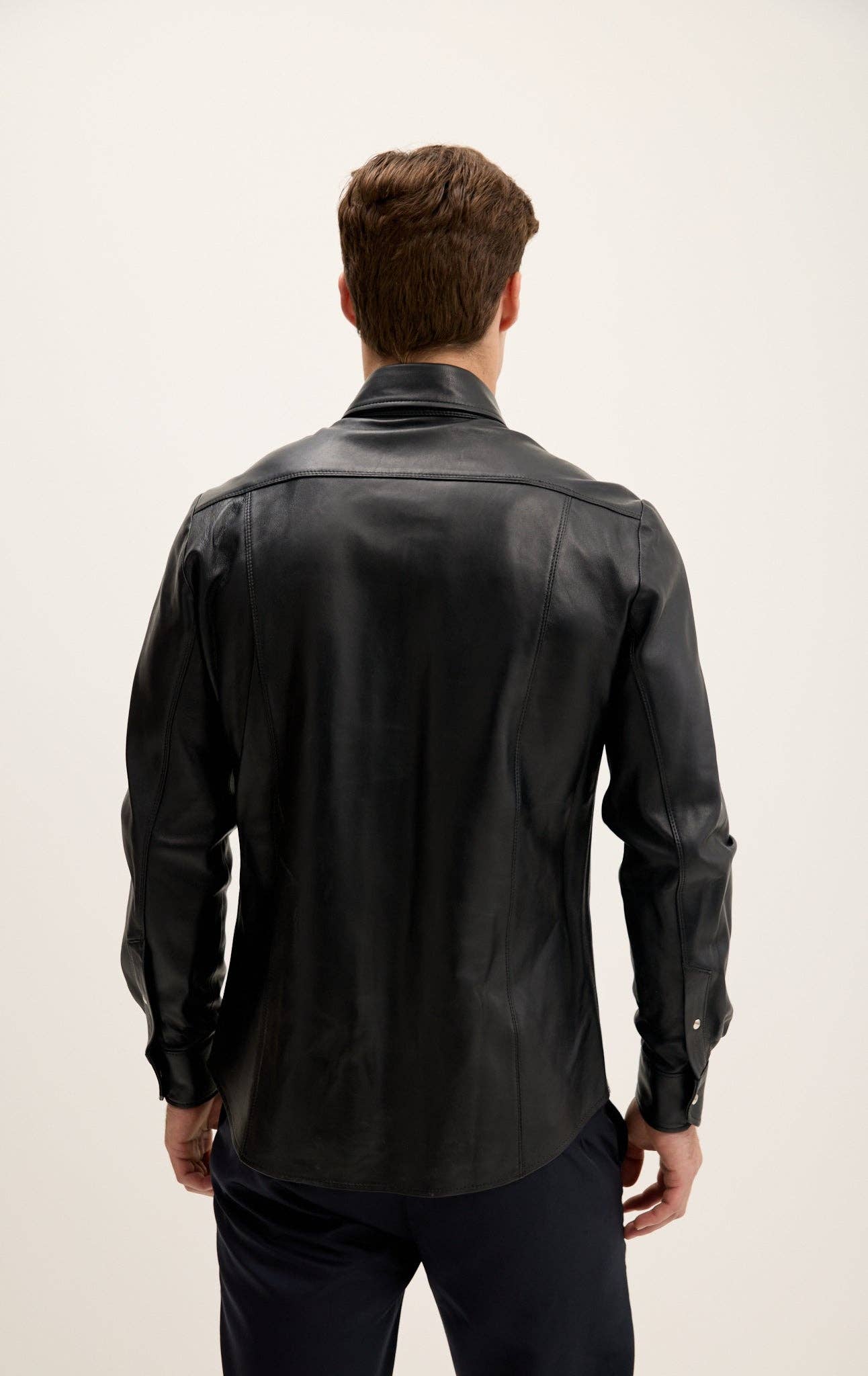 PRETO Camisa de Pele de Cordeiro Genuína Masculina - Preto para venda a revendedores na Faire6