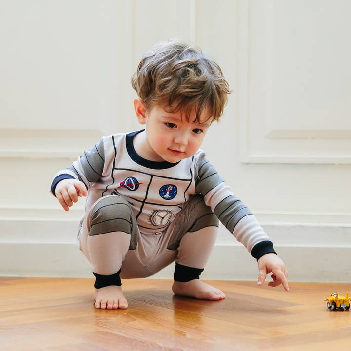 Grey Astronaut Cotton Long Sleeve Pajama Set for wholesale on Faire1