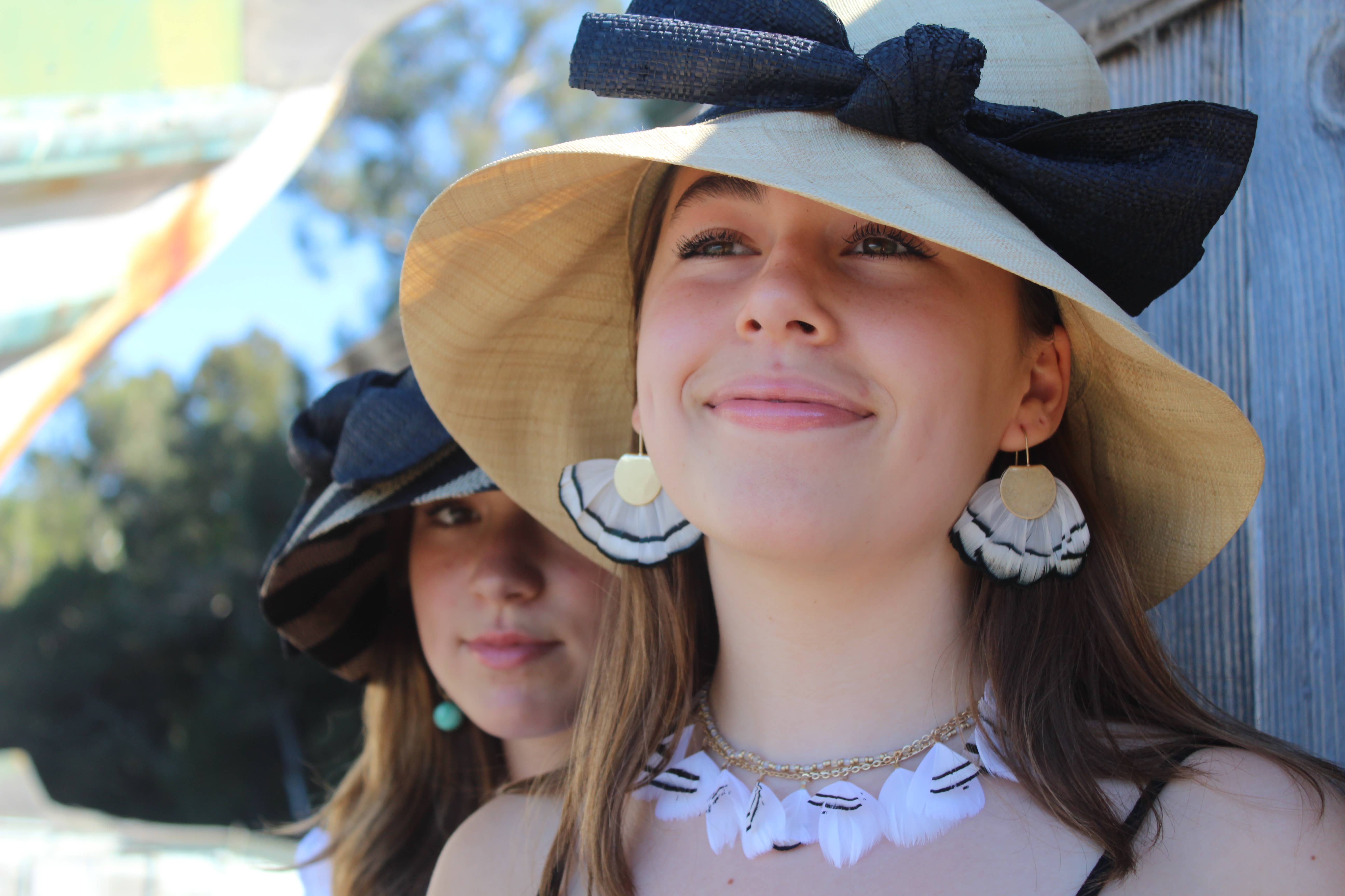 Shebobo - Vendita all'ingrosso Cappello di paglia - Donna - Cappelli da sole in paglia con tesa da 3" e grande fiocco di Cara10