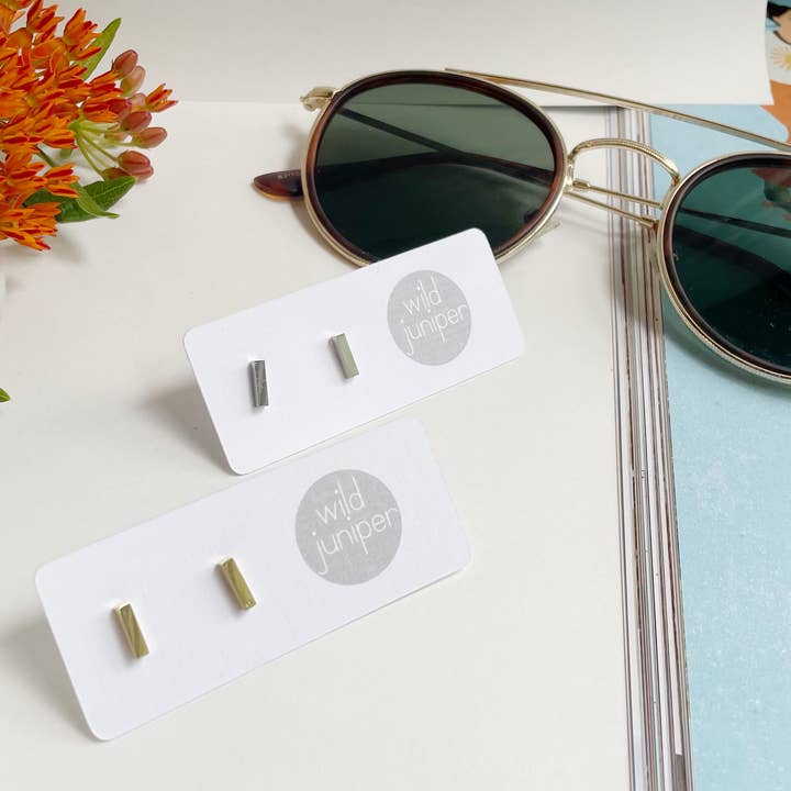 Wild Juniper - Venta al por mayor Pendientes de botón/aretes de poste - Pendientes dorados, hipoalergénicos, con forma de barra pequeña6