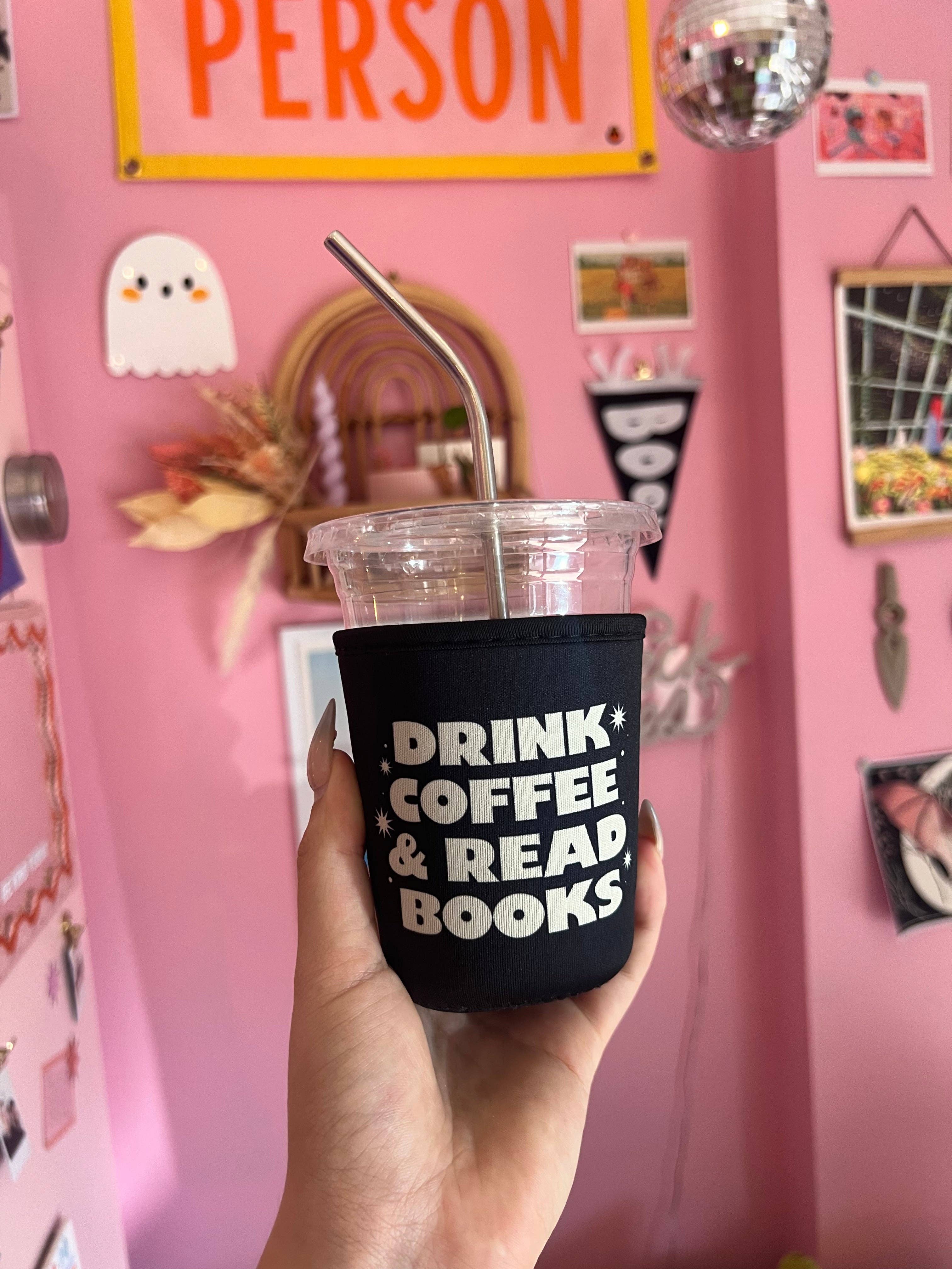 Jollie Ollie Designs - Vendita all'ingrosso Rivestimenti per bottiglie e lattine - Manicotto per caffè Pink Drink Coffee + Read Books2