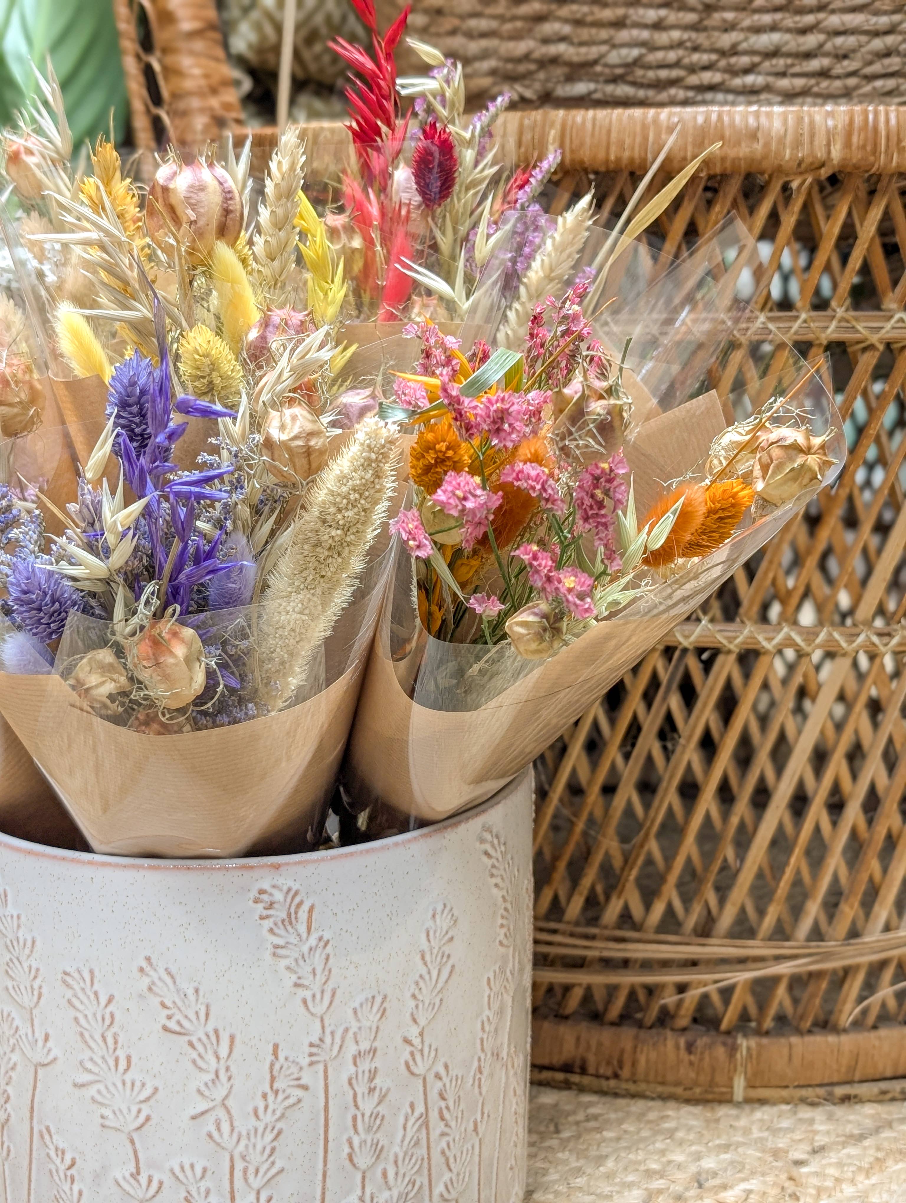 Banksia Botanicals – wholesale Dried/pressed flowers – Mini Dried Posies4