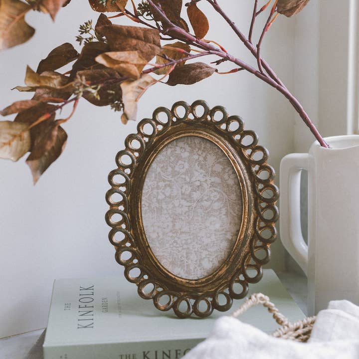 Petal Lane Home - Wholesale Picture Frame - Fancy Scalloped Oval Photo Frame