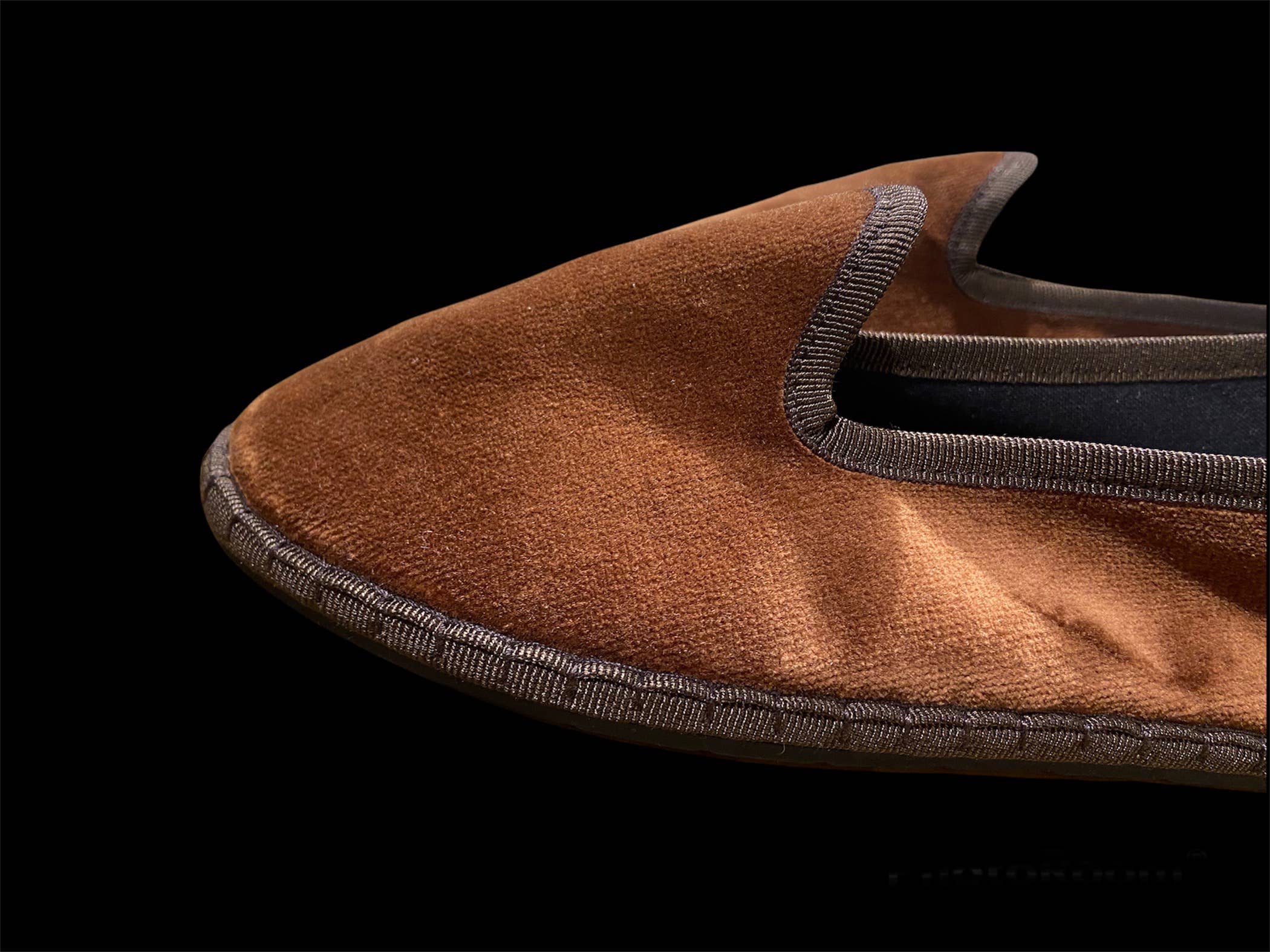 brown Venetian Slippers Basic for wholesale on Faire3