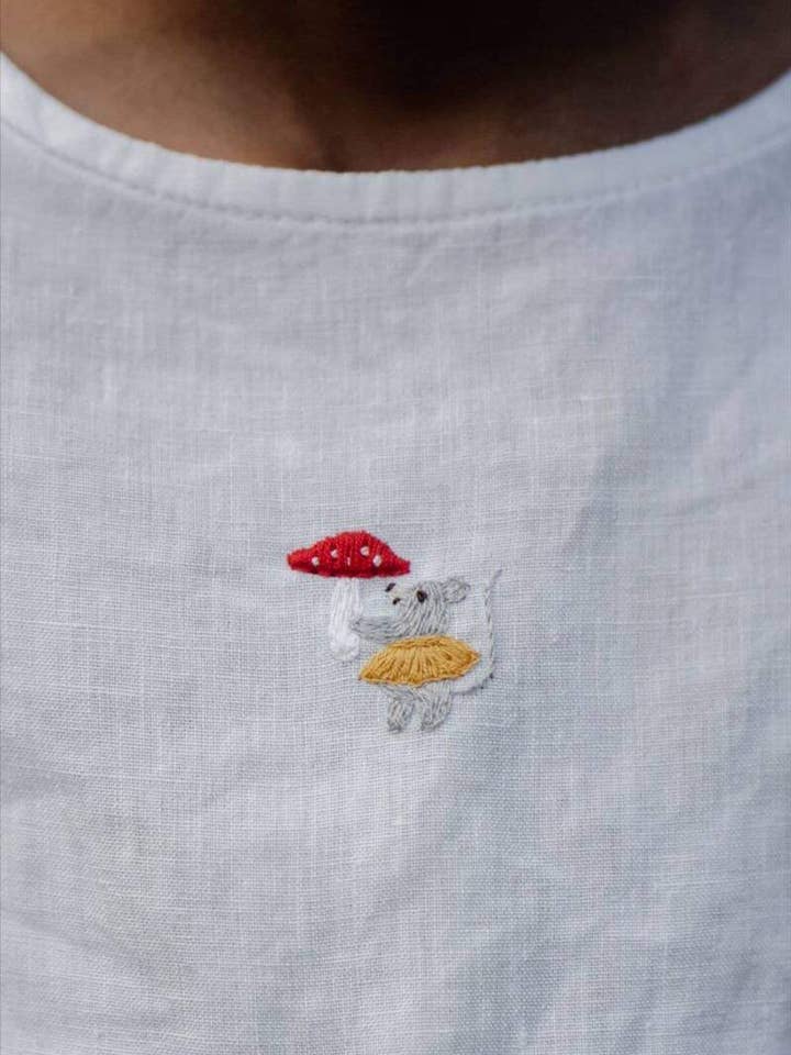 Rato com Cogumelo (3,9x3,8cm) | Bordado à Mão por atacado de La Petite Alice
