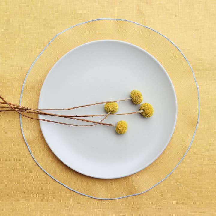 Round placemats in pure RESINATED linen for wholesale by Giardino Segreto