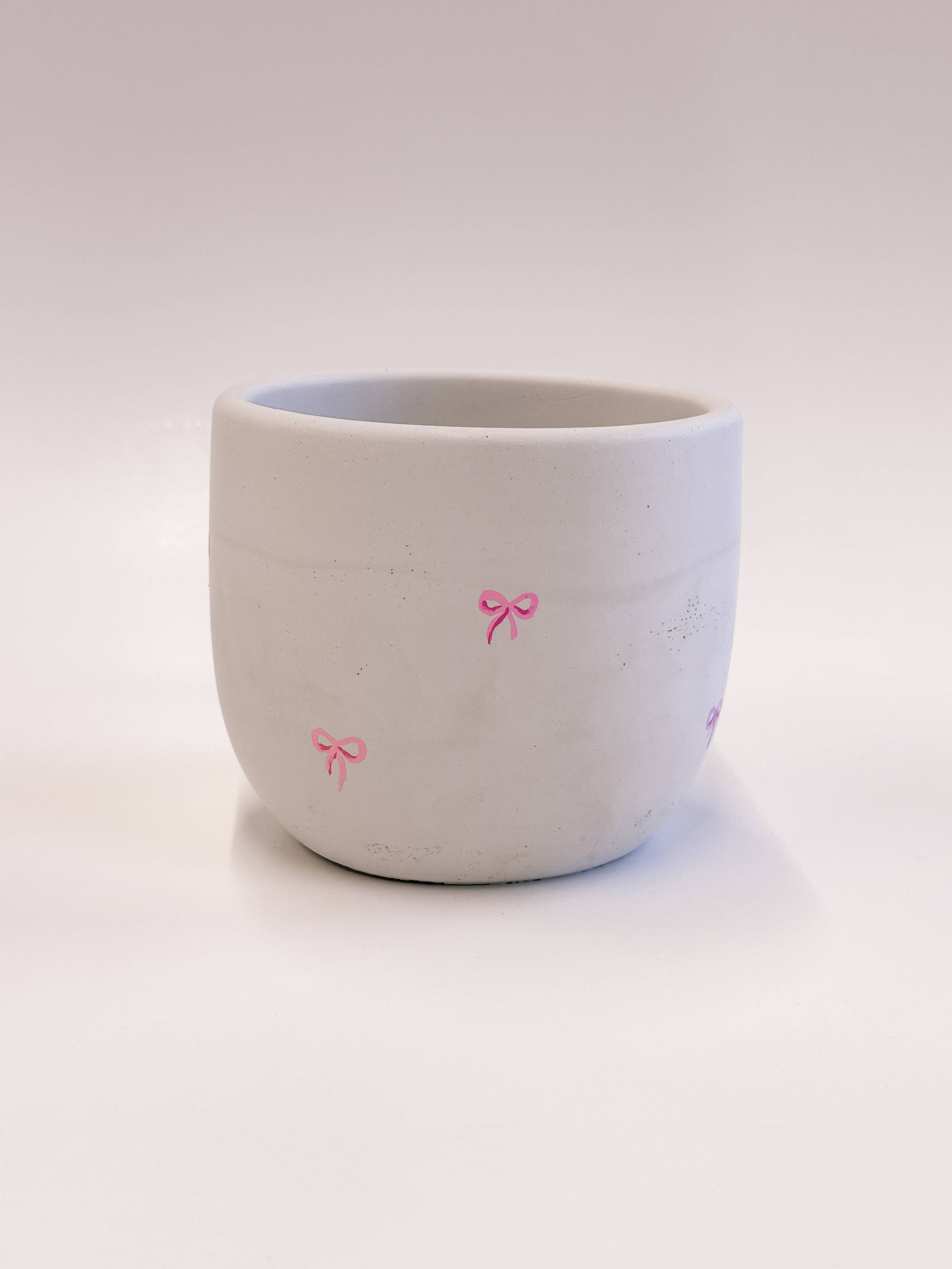 The Plant Supply - Wholesale Plant Pot - Pink Bow Concrete Planter With Drainage Hole7