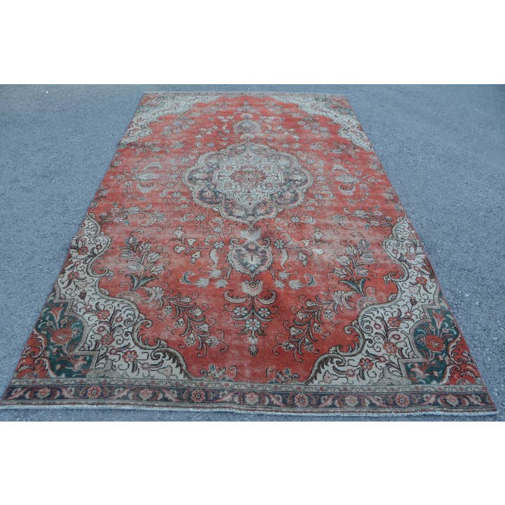 Classic Red Wool Rug: Handmade Traditional Charm for wholesale by The Loom Wholesale