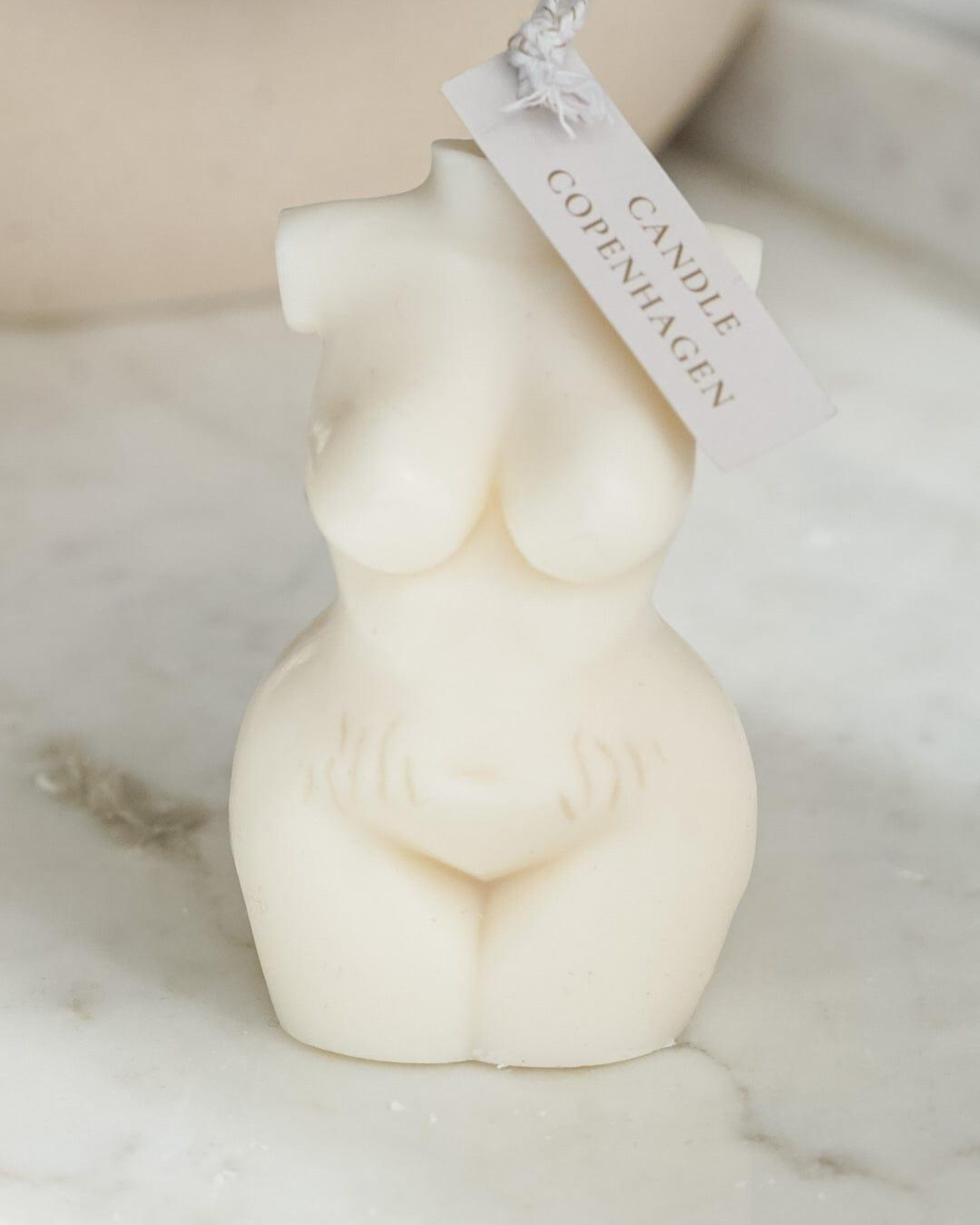 Candle Copenhagen – Vela/castiçal cónico por atacado – Vela Curvy em Forma Feminina com Cera de Soja Natural0