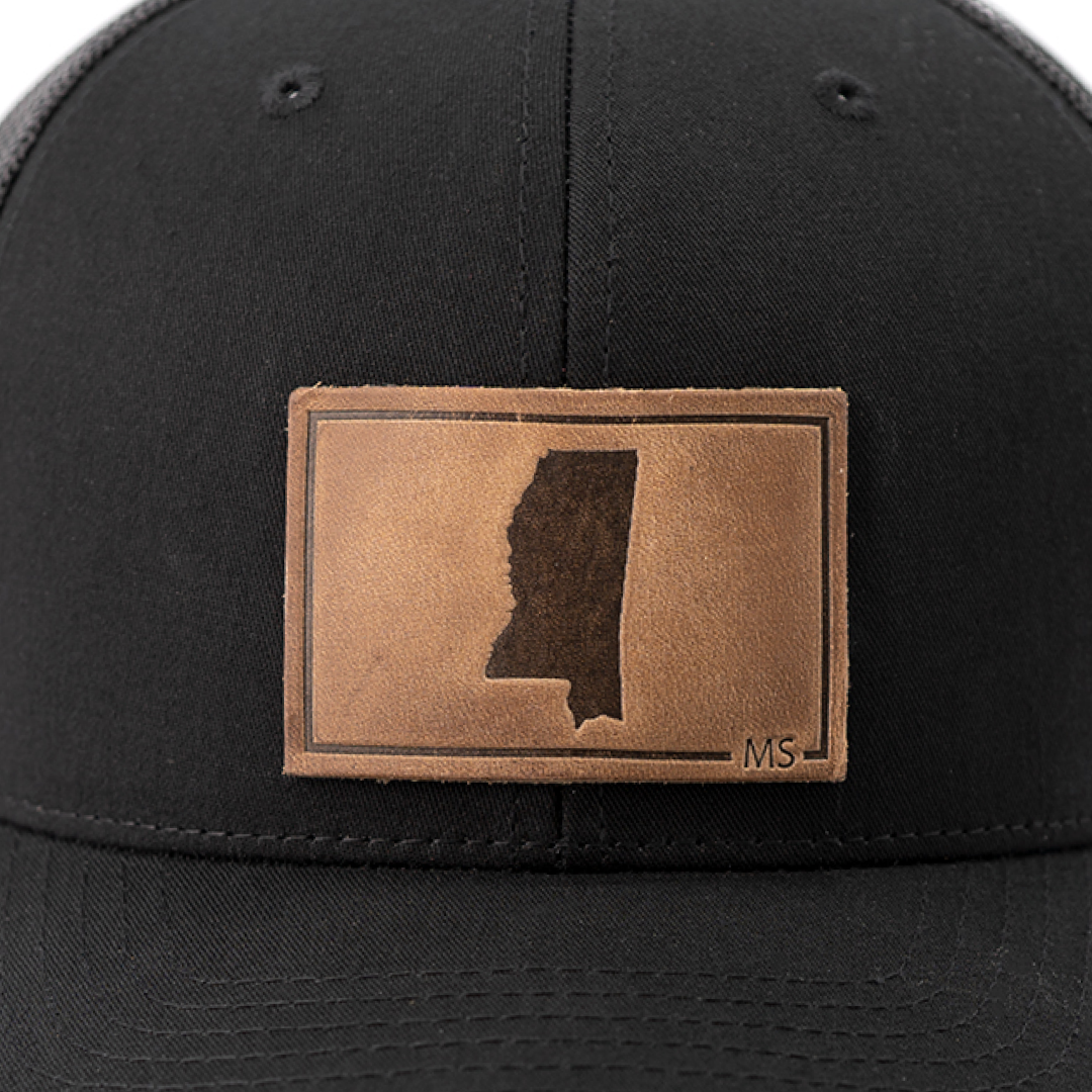 Range Leather Co. - Vente Casquette de camionneur – unisexe - Chapeau Mississippi Silhouette | Chapeau de camionneur à patch en cuir6