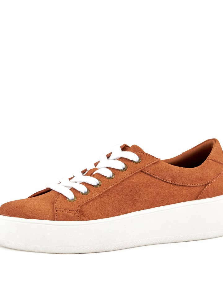 Baskets à lacets en micro-daim pour femmes Venice Camel pour la vente par Garden Naked