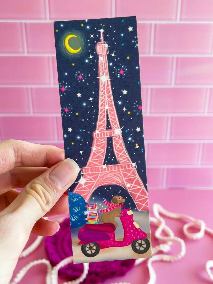 Marque-page Chien de Paris avec des livres pour la vente par Emily Cromwell Designs