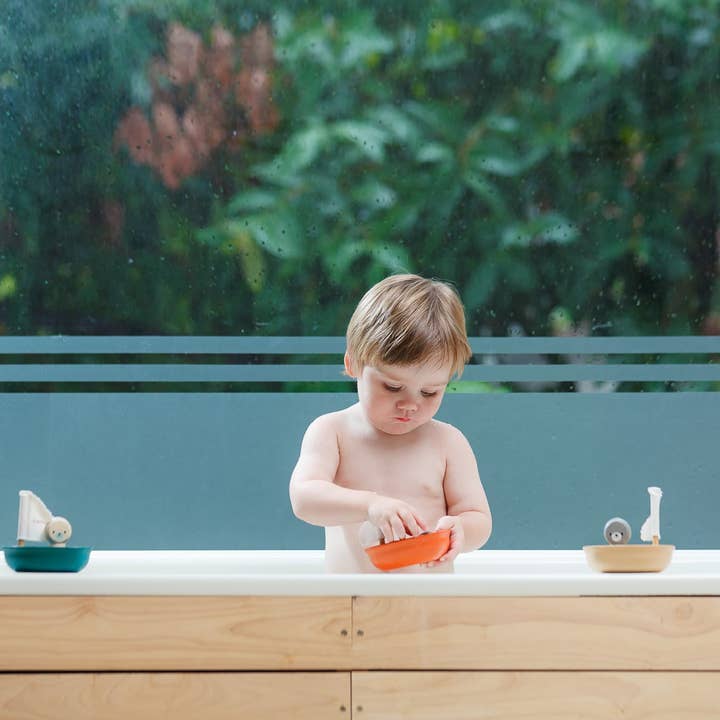 PlanToys - Wholesale Bath Toy - Baby - Arctic Sailing Boat Bath Toy - Penguin3