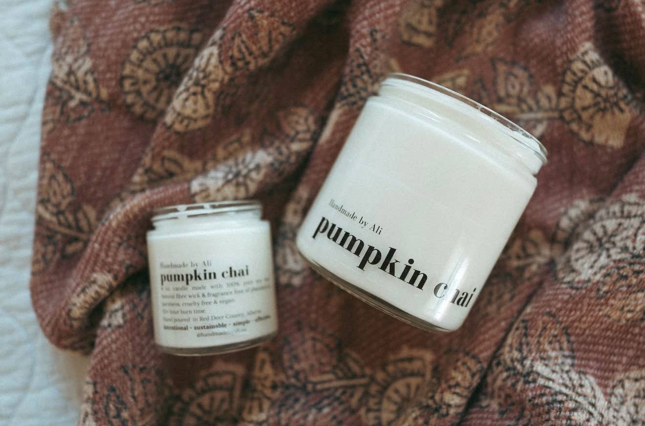 Handmade By Ali – wholesale Burkljus – Pumpkin Chai | Soja Träväckljus, Mysig Höstdoft0