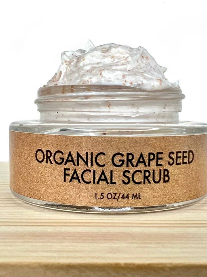 Biologische gezichtsscrub met druivenpitten (met fijne abrikozenschelpen) voor wholesale door Yaaganix Naturals