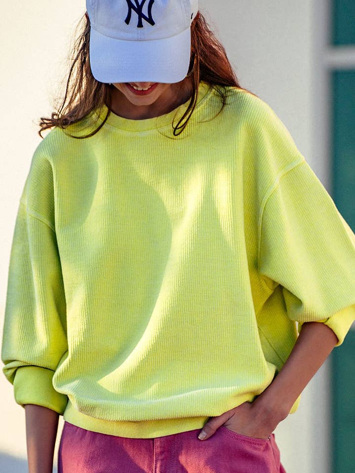 PULL VINTAGE DÉLAVÉ OVERSIZE EMILY pour la vente par Fashion Week