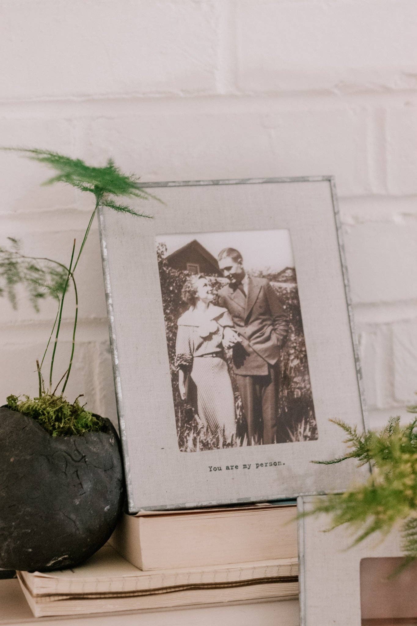 Sugarboo & Co – wholesale Picture frame – You Are My Person Vertical Glass Linen Photo Frame1