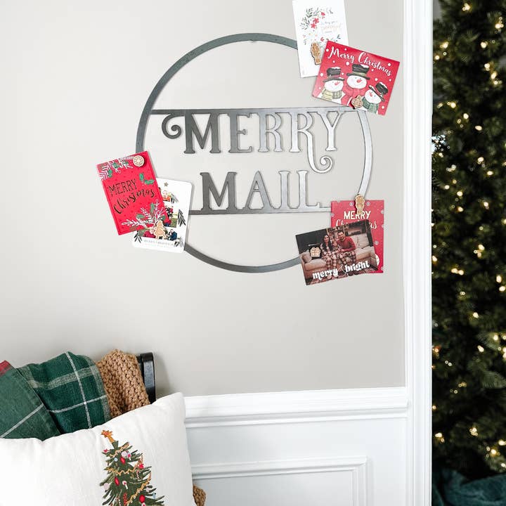 Keystone Steel Co. - Wholesale Christmas Wall Art - "Merry Mail" Magnetic Christmas Card Wreath - Santa Font