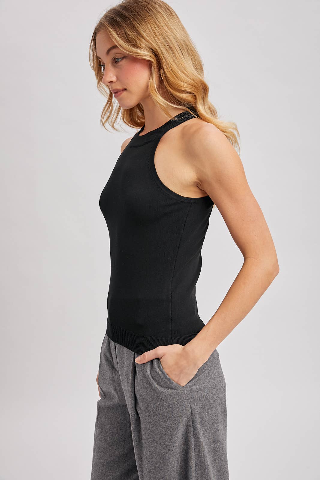 Bluivy - Venta al por mayor Camiseta sin mangas - Mujer - TOP DE PUNTO CON CUELLO HALTER4