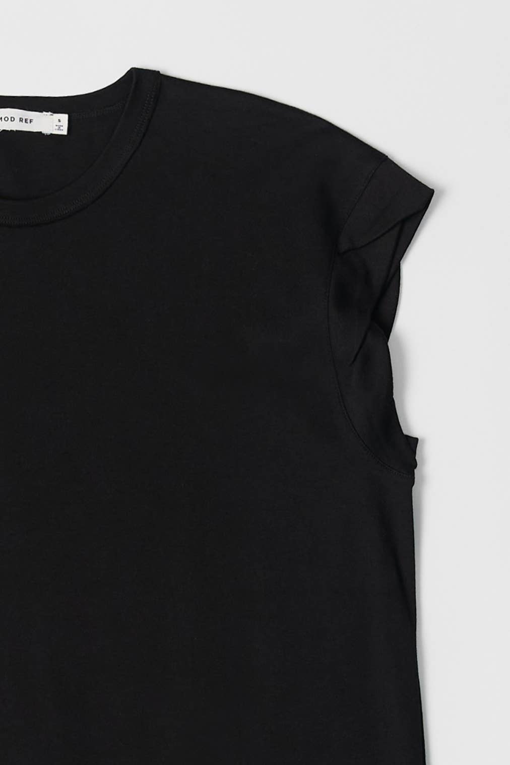 MOD REF - Vendita all'ingrosso Maglietta - Donna - The Remy Top | T-shirt a tunica muscolare con maniche arrotolate17