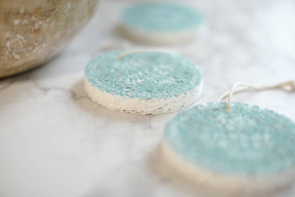 Chalke Valley Soaps – wholesale Facial cleanser – Compostable Magic Sponge for Gentle Facial Cleansing7