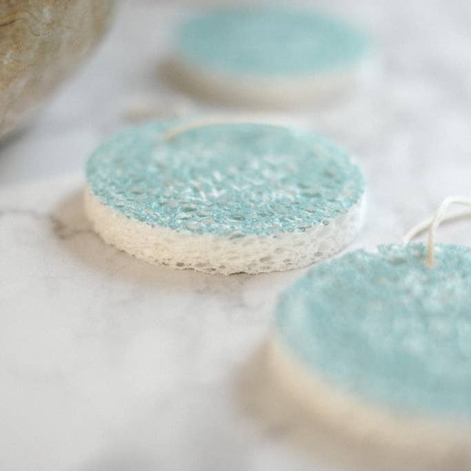 Chalke Valley Soaps – wholesale Facial cleanser – Compostable Magic Sponge for Gentle Facial Cleansing7