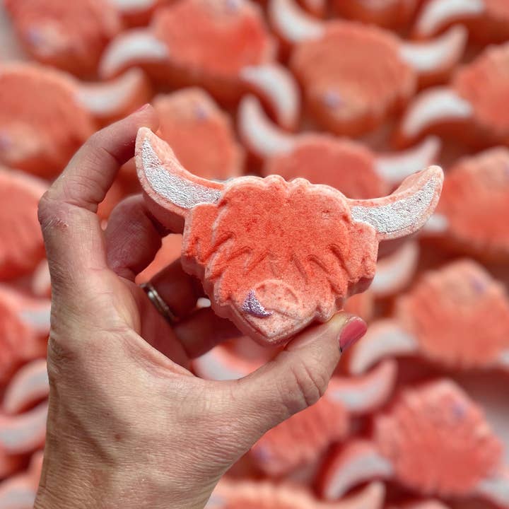 The Sister Made - Wholesale Bath Bomb/Fizz - Highland Cow Bath Bomb