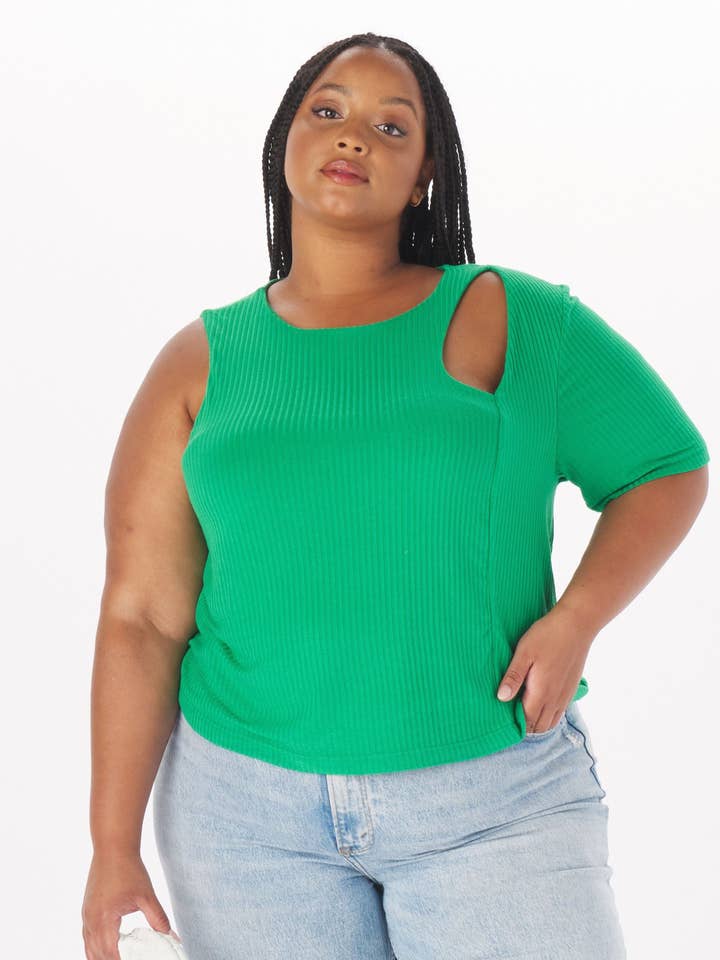 Top de viscosa con aberturas "Sammy" en verde Kelly talla grande para venta al por mayor de What Lo Wants