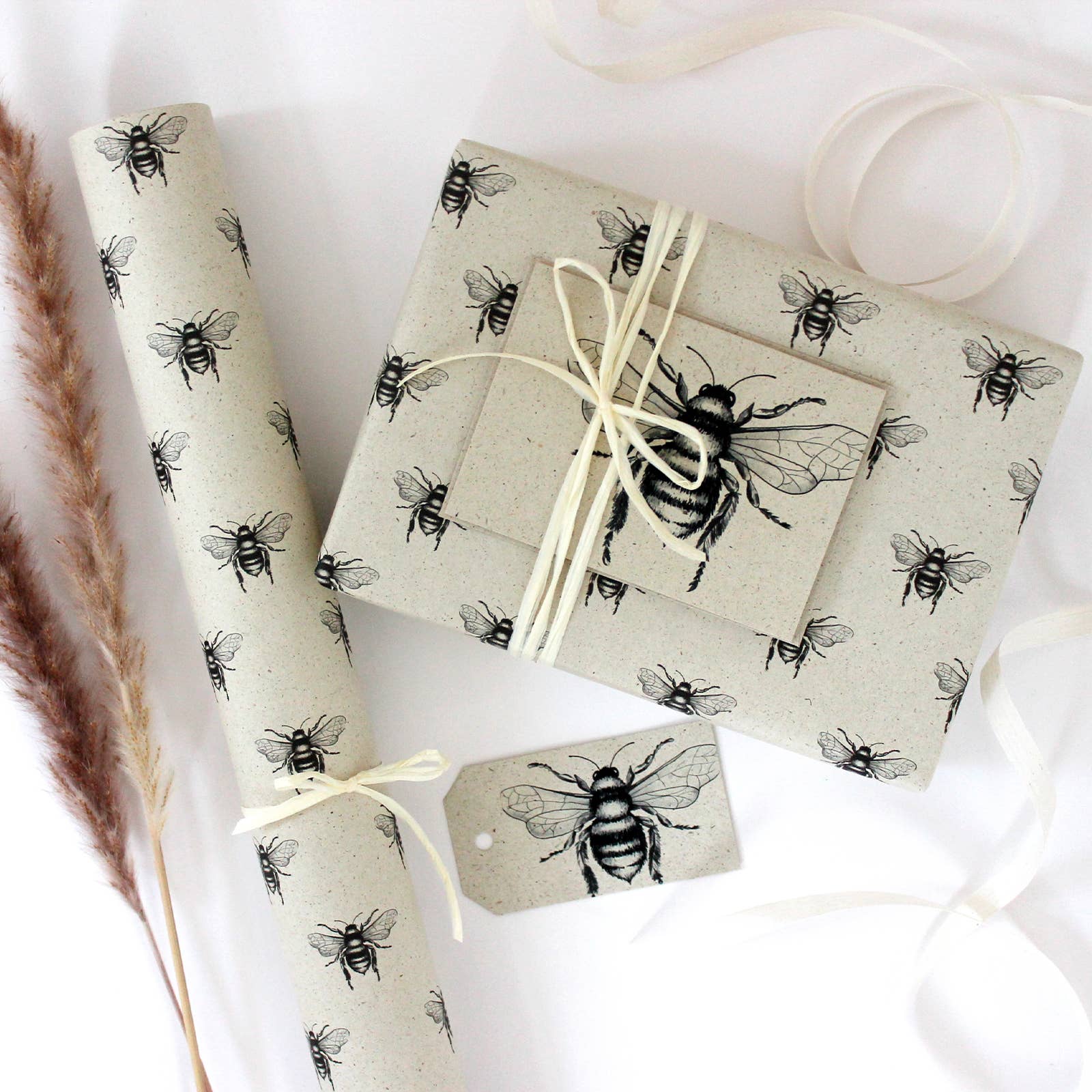 NOA Papeterie – Großhandel Geschenkanhänger – Geschenkanhänger aus Graspapier, Wildbiene3