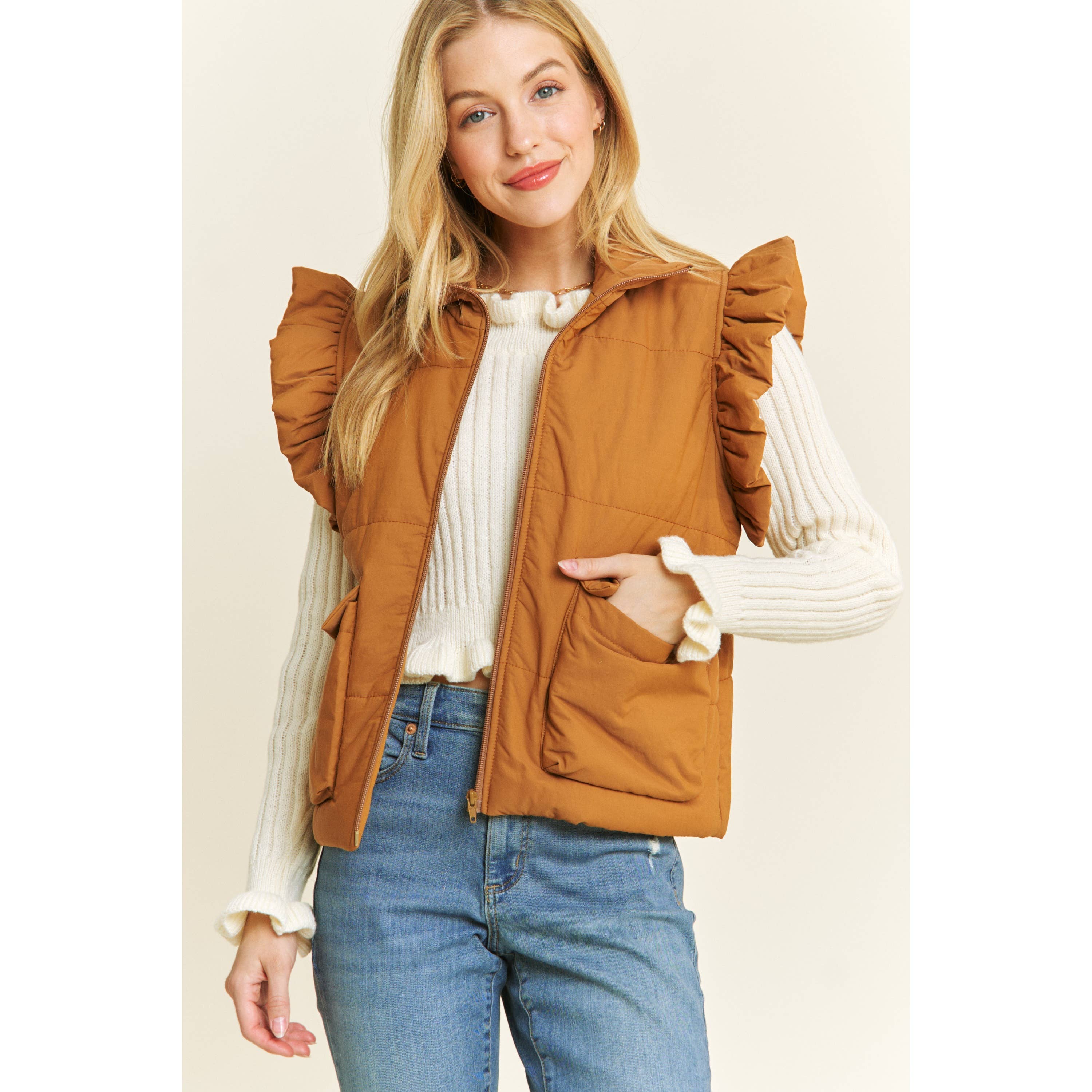 Sweet Generis – wholesale Jacka - Dam – EVERYDAY PUFF VÄSTJACKA MED DRAGKEDJA MED ÄRMHÅLSDETALJER17