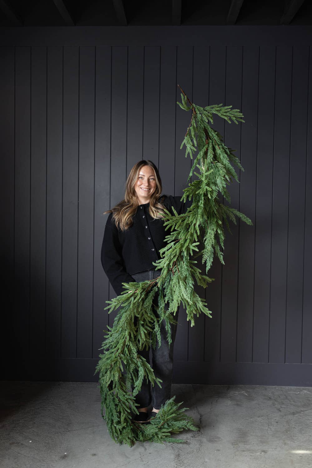 Luxe B Co - Wholesale Christmas Decoration - Norfolk & Cypress Mix Real Touch Faux Christmas Garland 9ft