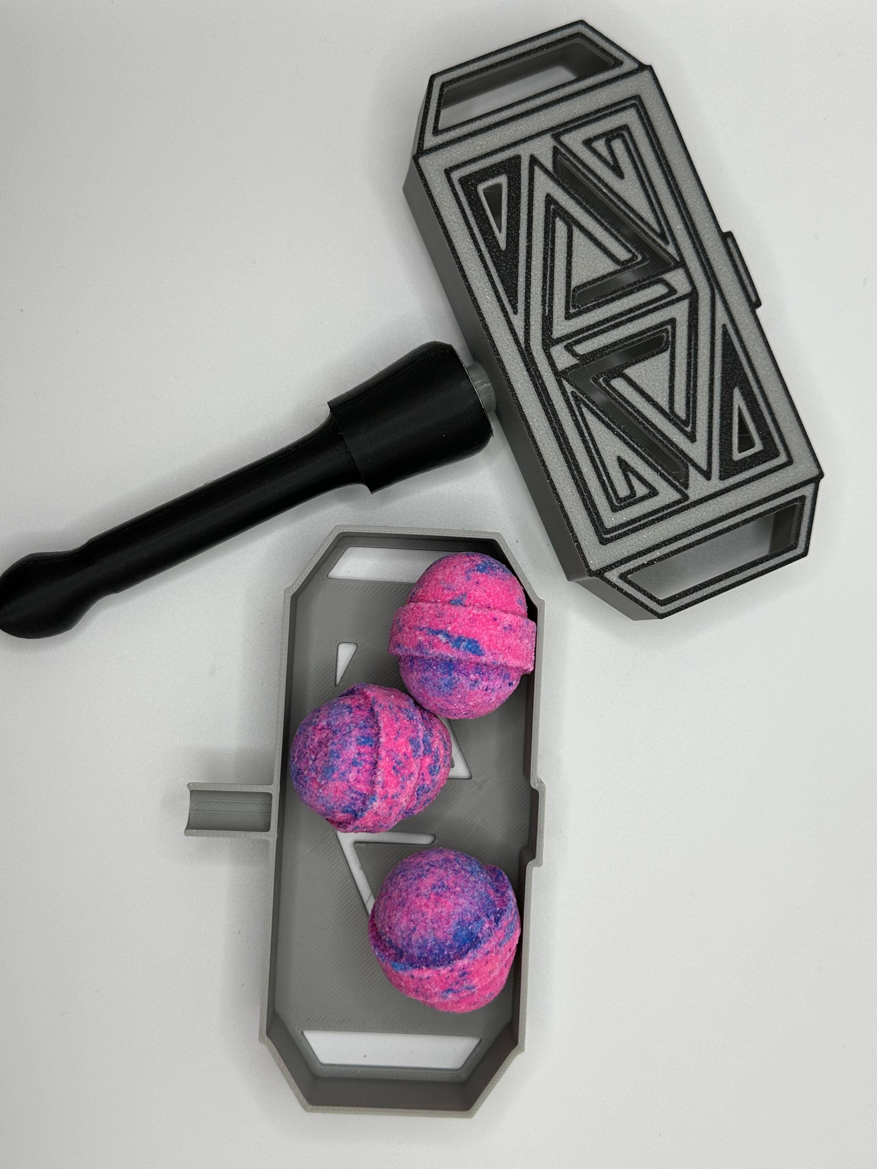 Lunar Creations – wholesale Bath bomb/fizz – Mjölnir Mini Bath Bomb Wand1