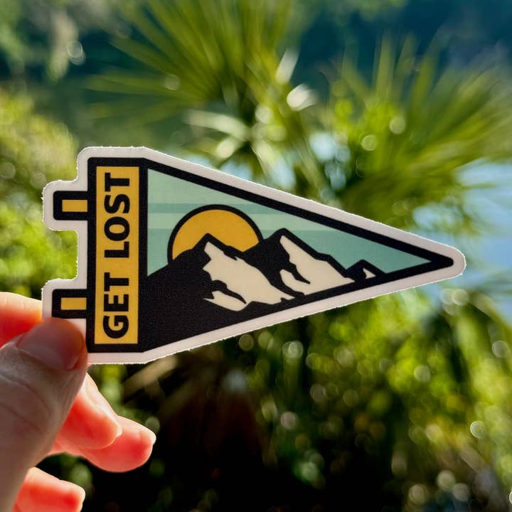 Drapeau Get Lost | Autocollant en vinyle imperméable de 2,5 po pour la vente par Wild Rooster Trading Co.