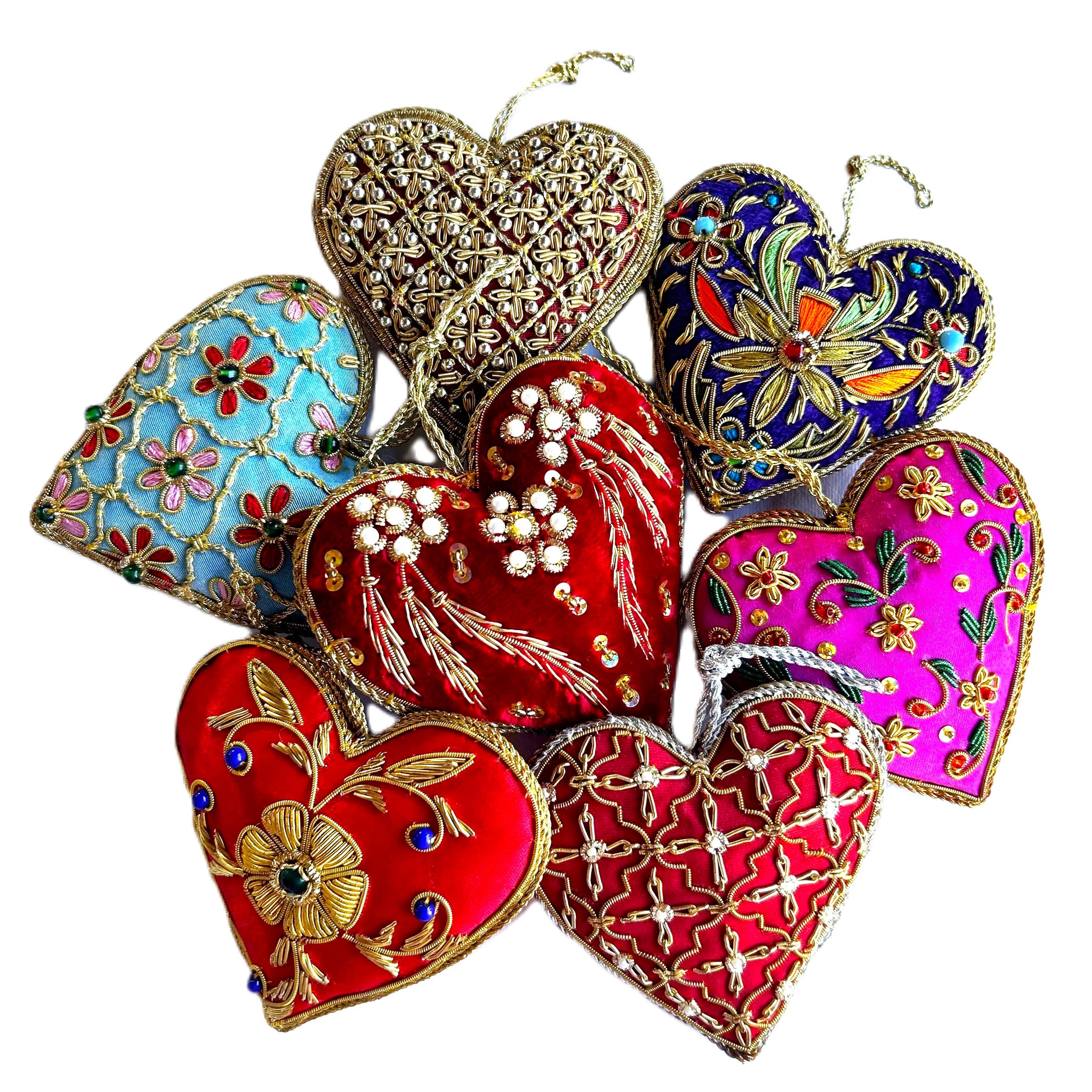 Silk Road Traders - Vendita all'ingrosso Decorazione - Ornamenti natalizi e San Valentino Zari ricamati a mano1