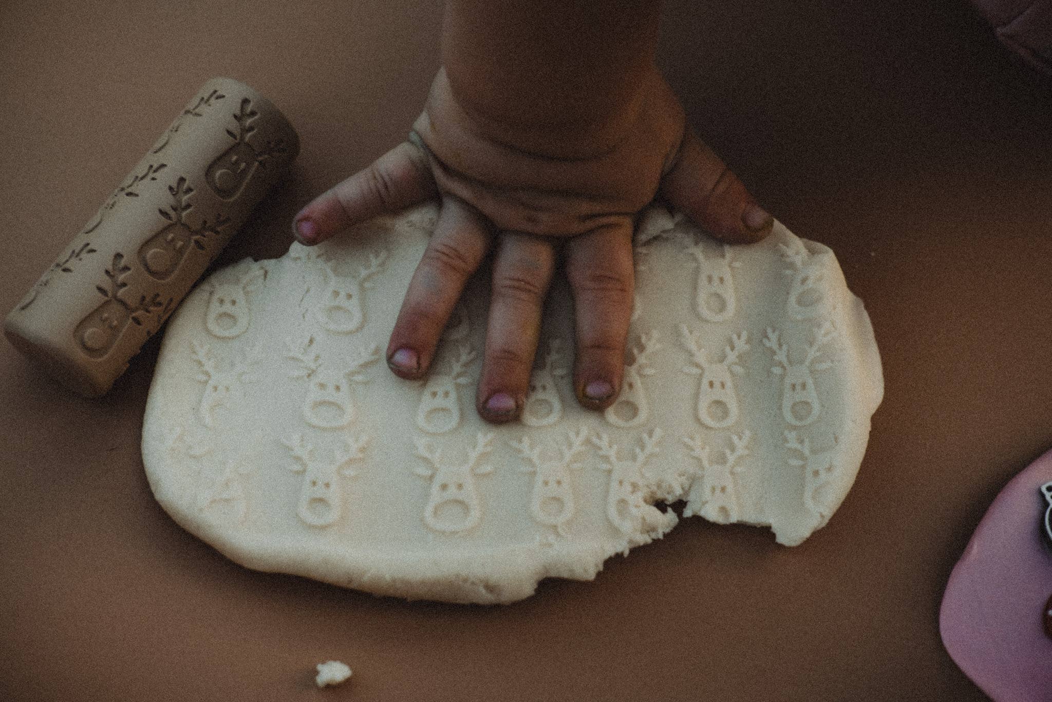 Kinfolk Pantry - Wholesale DIY craft kit – Child - Reindeer Roller - Eco Pattern Playdough Roller4