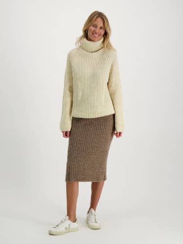 Marie Midirock aus 100% hochwertiger finnischer Schafwolle für den Großhandel von Ekta Helsinki