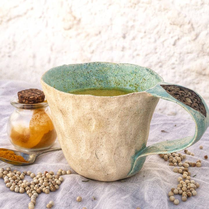 Red mug for wholesale by Nuria Vela Ceramica