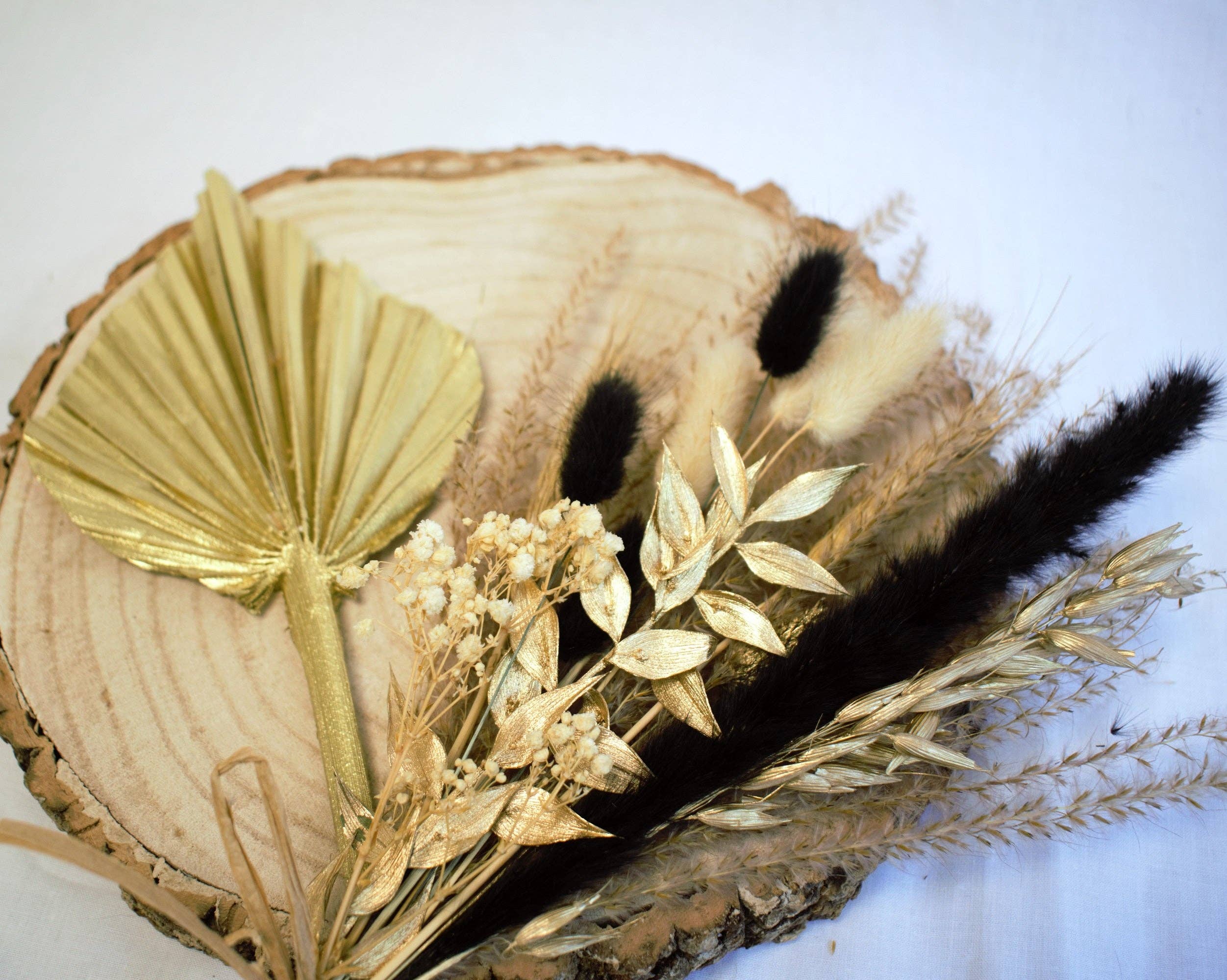 Opal Lily – wholesale Dried/pressed flowers – Black & Gold Palm Spear Bouquet3