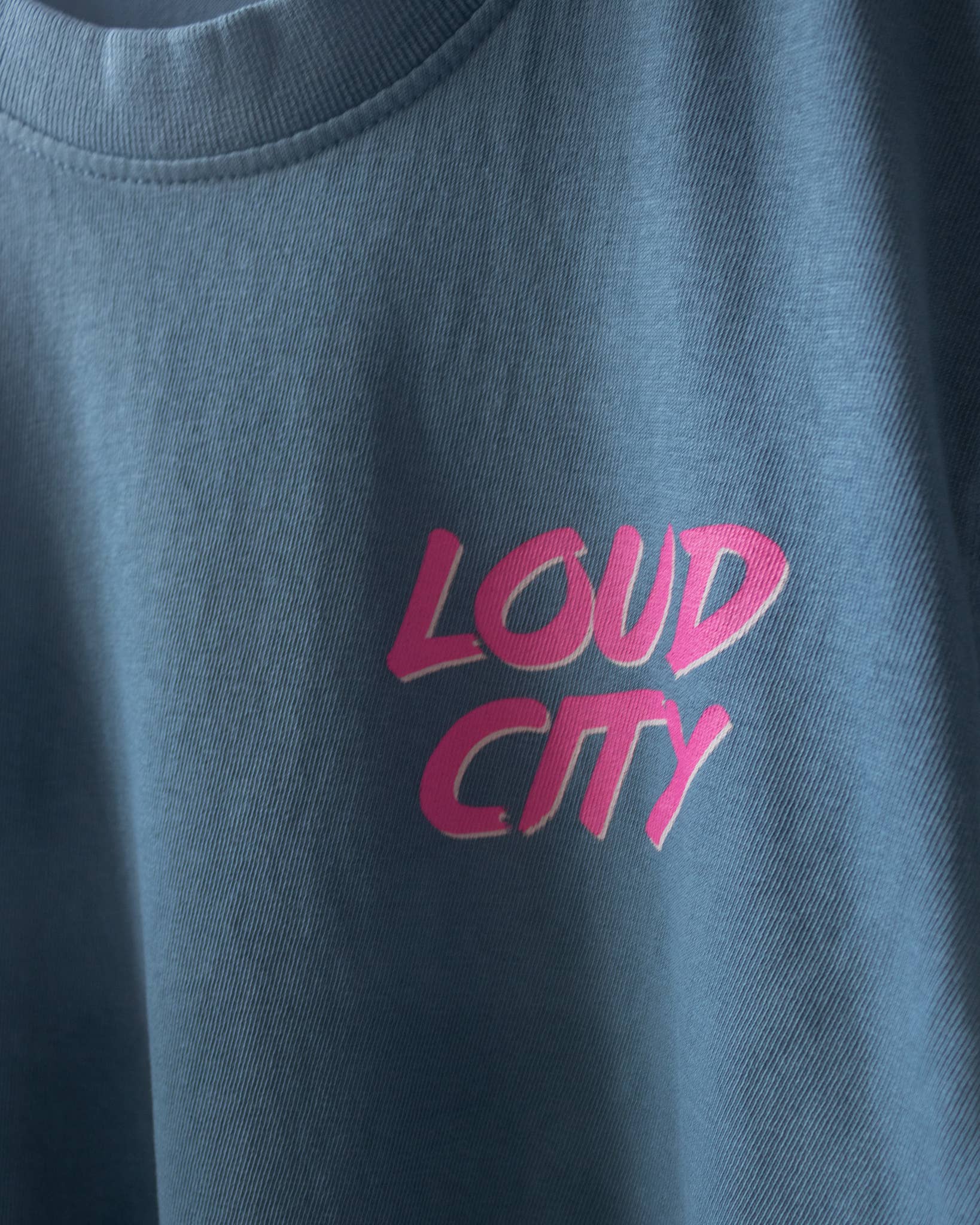 Bleu galet T-shirt « Bienvenue à Loud City Thunder » d'Oklahoma City en vente sur Faire3
