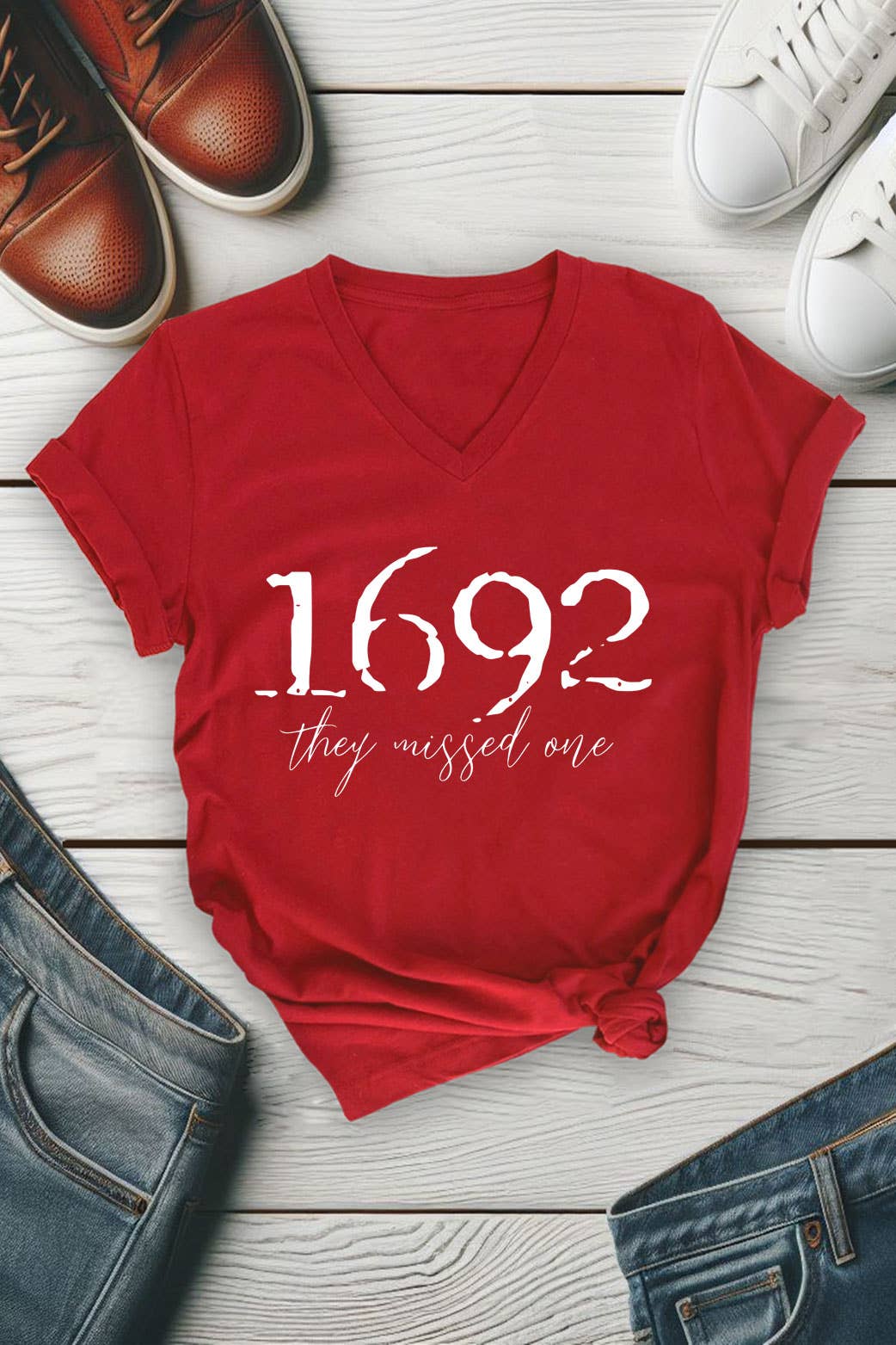 Top Avenue – Großhandel T-Shirt (Grafikdruck) – Unisex – 1692 They Missed One, Halloween, Unisex-T-Shirt mit V-Ausschnitt10