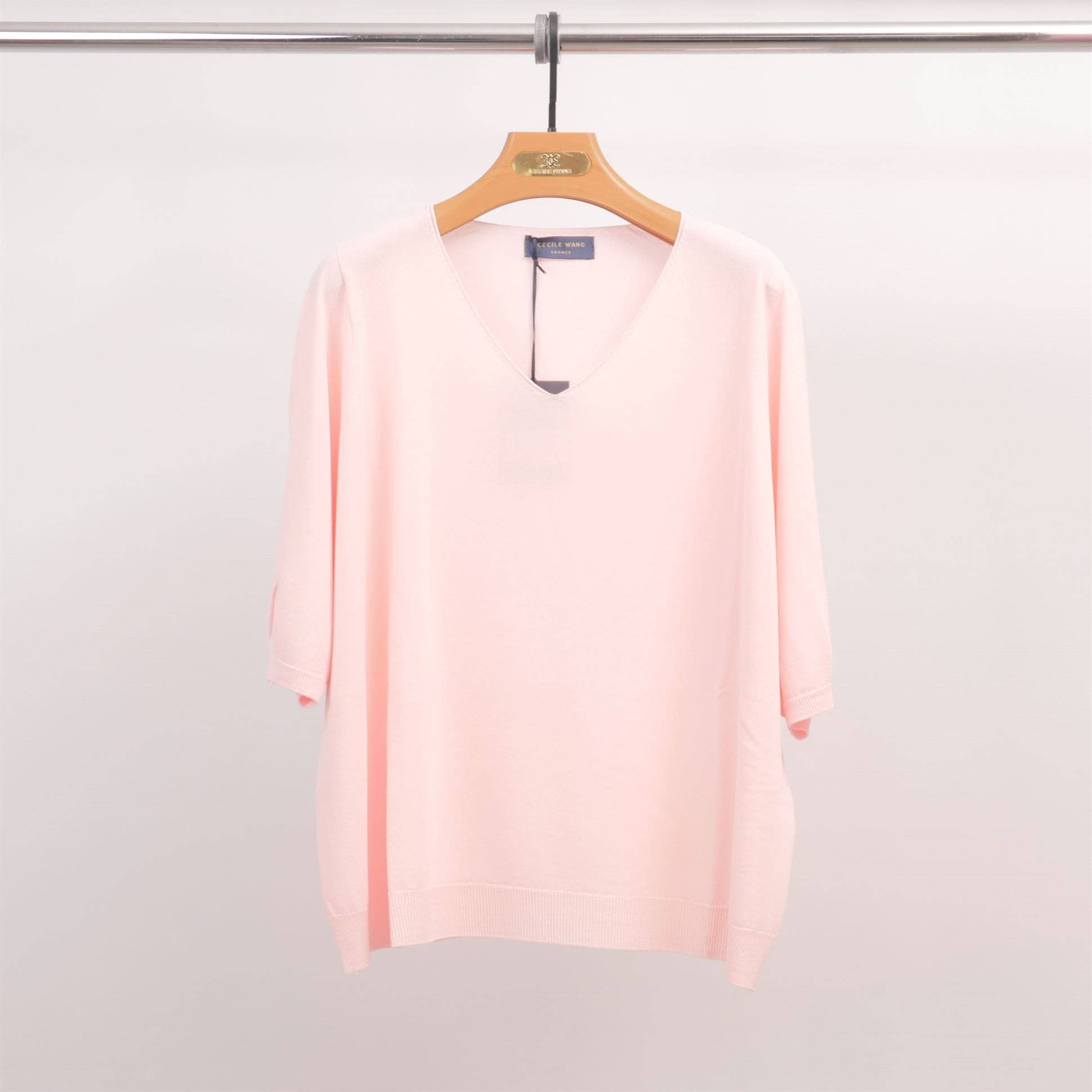 Cecile Wang – Großhandel Strickpullover – Damen – Leichter V-Ausschnitt Pullover mit kurzen Ärmeln aus feinem Strick YF523094