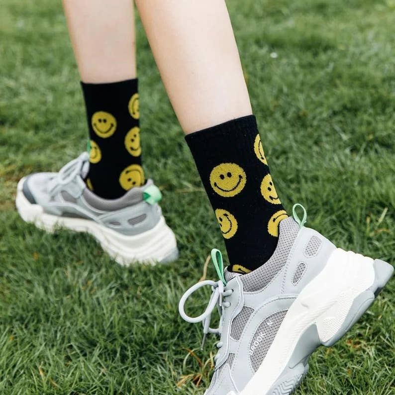 Weavey Studio – wholesale Socks – Unisex – Happy Smiley Face Socks (High Ankle)1