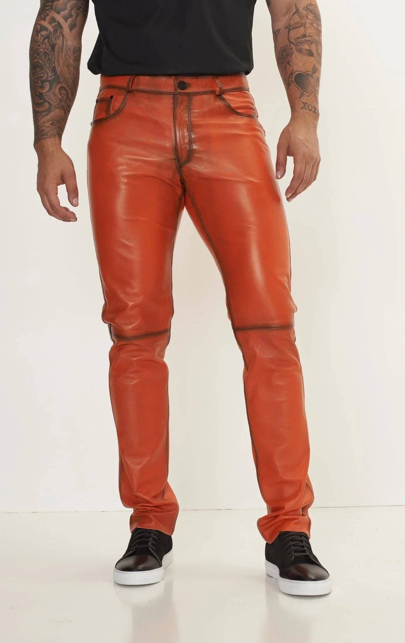 TEINTE ORANGE Pantalon en cuir d'agneau véritable pour hommes - Teinte orange en vente sur Faire0